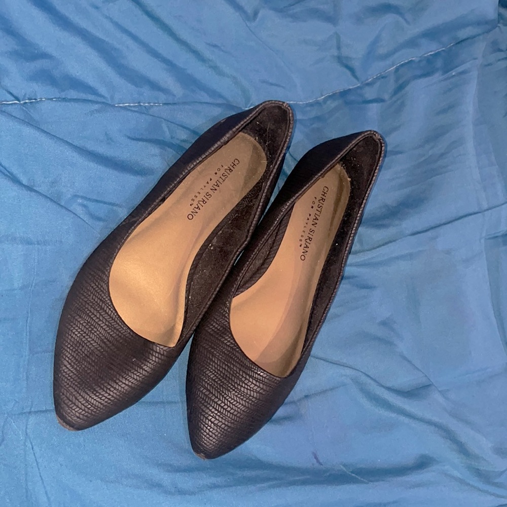 Brand new! Only worn for an indoor shoot, once.